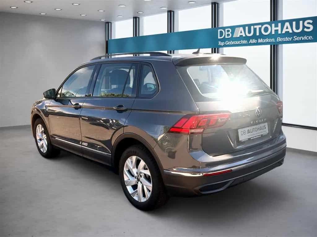 Volkswagen Tiguan Life 2.0 TDI 4MOTION DSG 07/2023-photo-5
