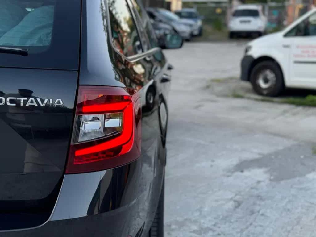 Skoda Octavia Combi 1.8 TSI Drive / DSG / LED / AHK 04/2017-photo-10