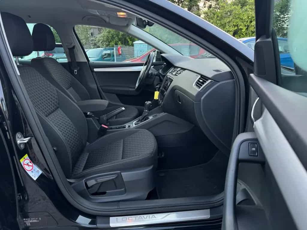 Skoda Octavia Combi 1.8 TSI Drive / DSG / LED / AHK 04/2017-photo-19