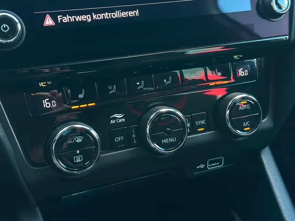 Skoda Octavia 2.0TSI RS CHALLANGE NAVI#SHZ#SPUR#KEYLES 07/2018-photo-20