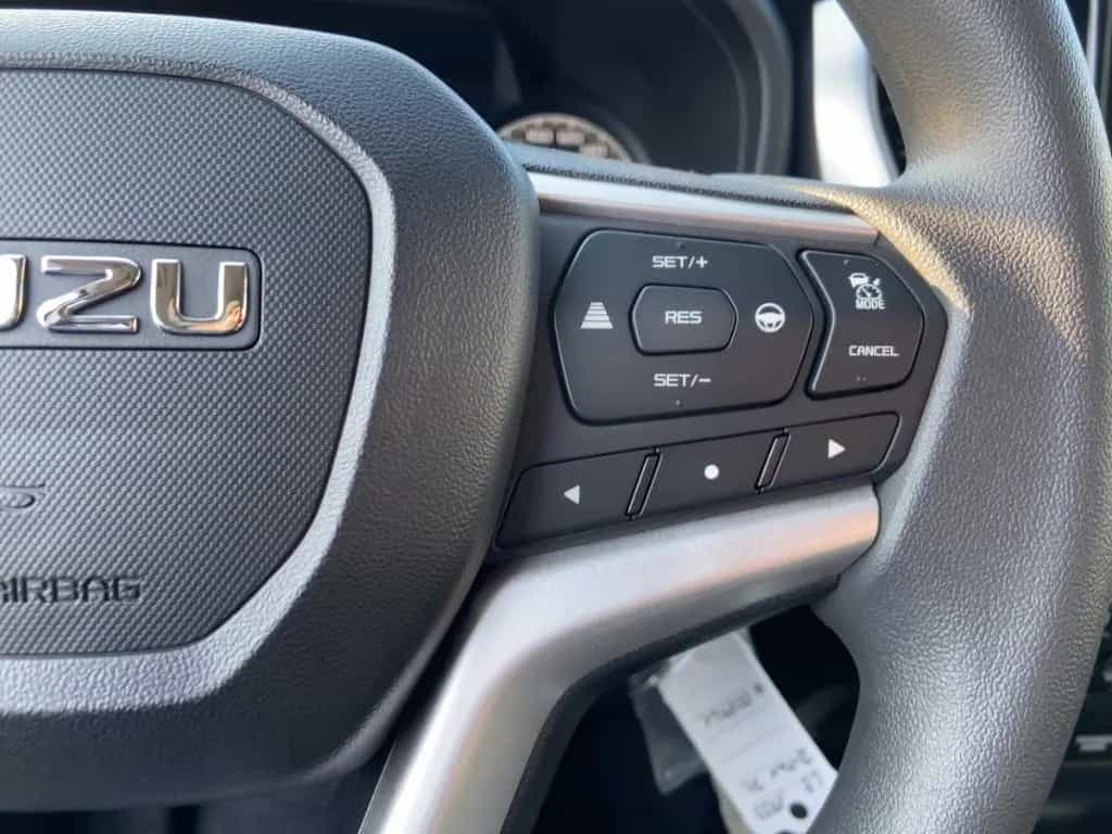 Isuzu D-Max Double Cab 4x4 LS 163PS Automatik/Winter/R null-photo-17