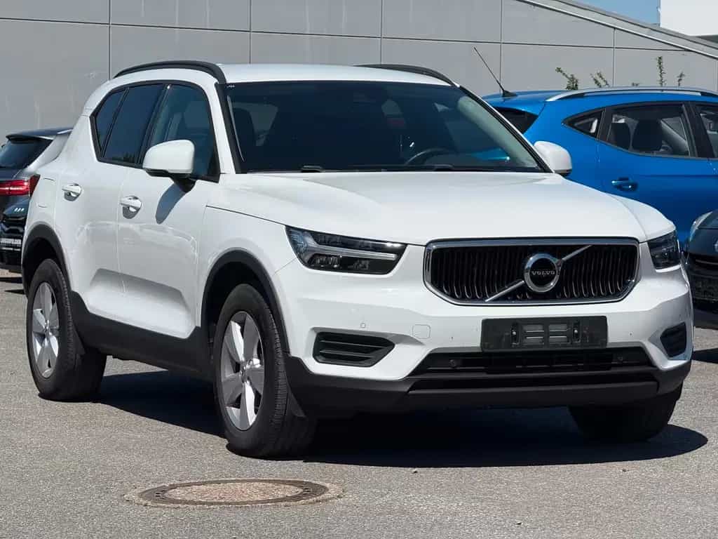Volvo XC40 T2 2WD MomentumCore*DAB*RFK*TMP*FSHeizbar* 08/2021-photo-0