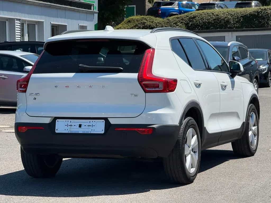 Volvo XC40 T2 2WD MomentumCore*DAB*RFK*TMP*FSHeizbar* 08/2021-photo-3