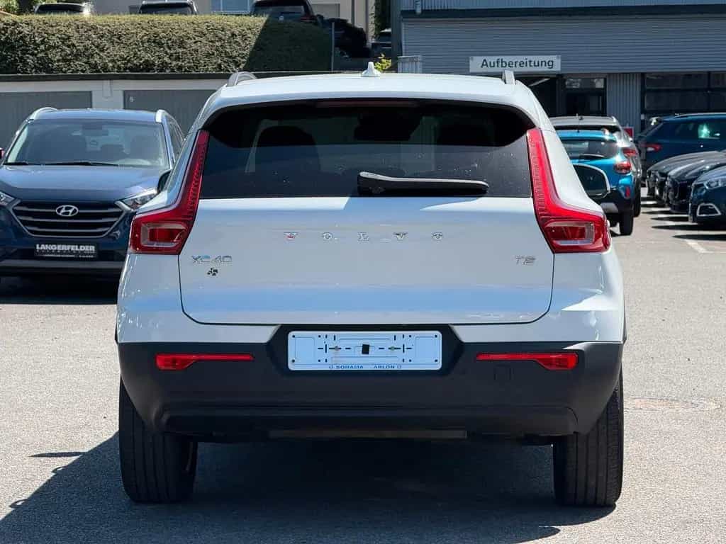 Volvo XC40 T2 2WD MomentumCore*DAB*RFK*TMP*FSHeizbar* 08/2021-photo-4