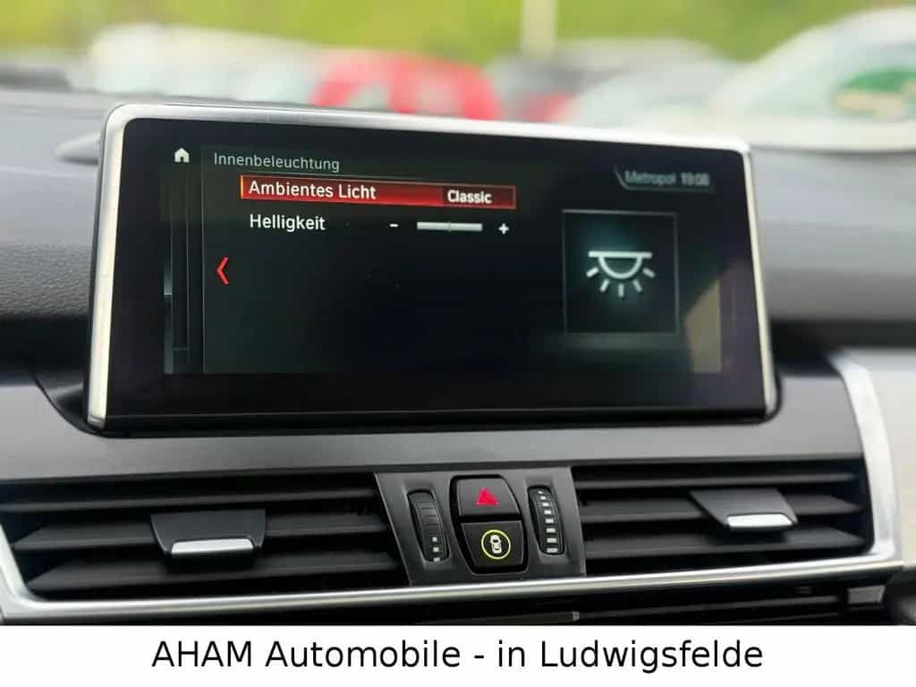BMW 225 i xDrive Active Tourer Luxury Line|PANO|H-K 06/2018-photo-38