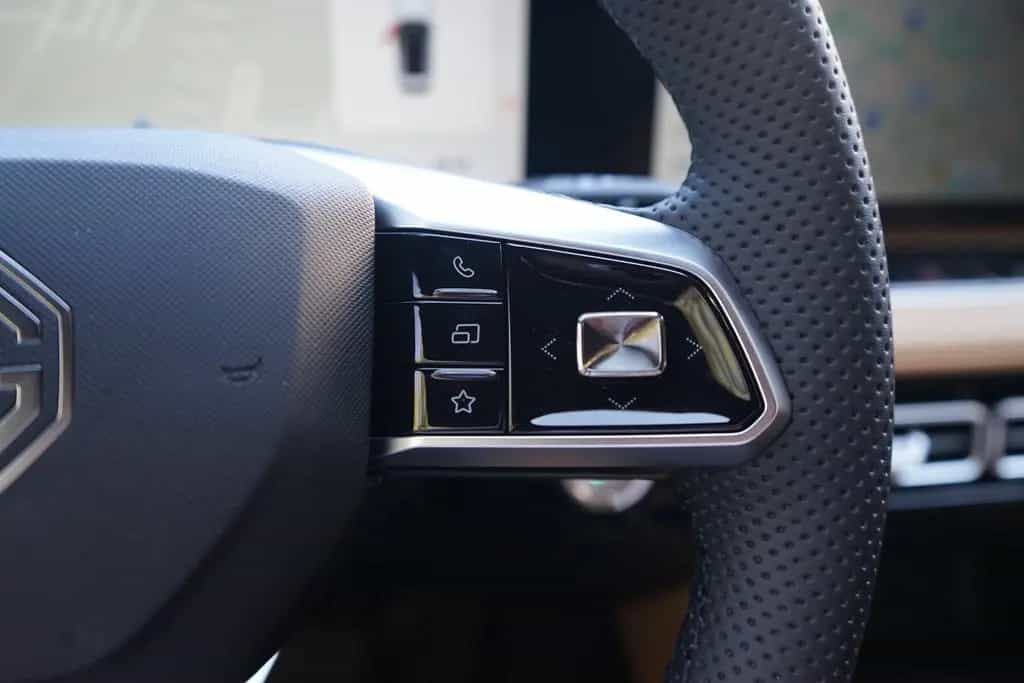 MG HS 1.5 T-GDI Luxury Aut. LED ACC Navi 360° 01/2025-photo-20