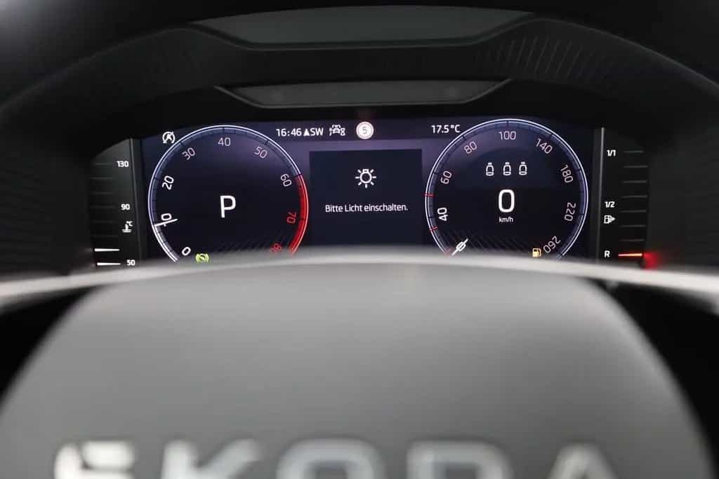 Skoda Karoq 1.5 TSI LED Kamera Sitzheizung 06/2024-photo-18