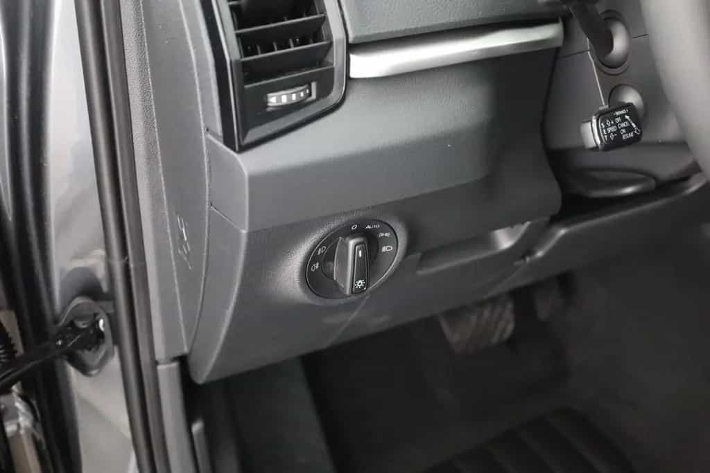 Skoda Karoq 1.5 TSI LED Kamera Sitzheizung 06/2024-photo-22