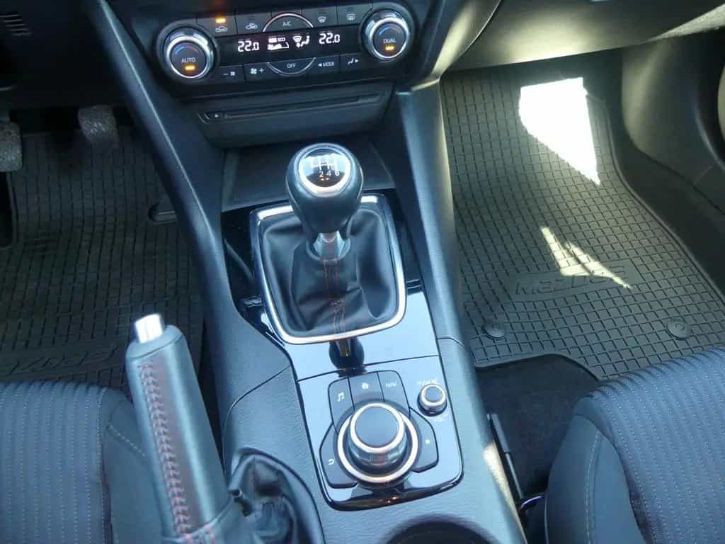Mazda 3 2.0 Navi Sitzheizung Tempomat PDC 08/2016-photo-15