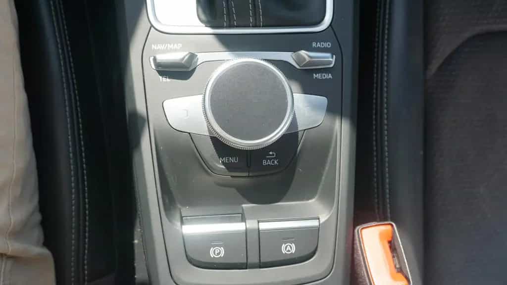 Audi Q2 1.0 TFSI ultra LED Navi Virtual Cockpit ACC 05/2017-photo-23