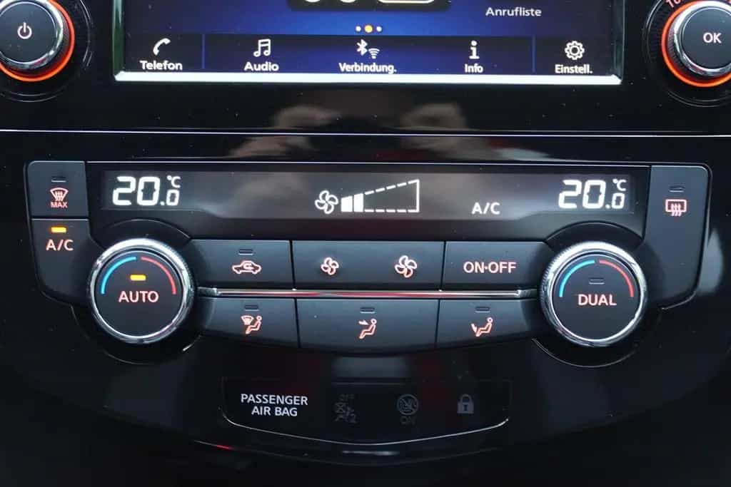 Nissan Qashqai 1.3 DIG-T Kamera AHK ACC Klimaaut. DAB 08/2021-photo-13