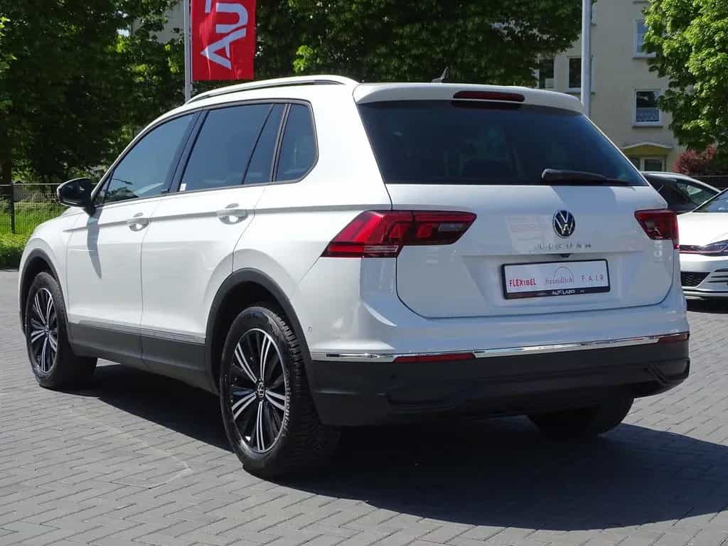 Volkswagen Tiguan 1.5 TSI DSG Active LED ACC Navi Kamera 08/2021-photo-2