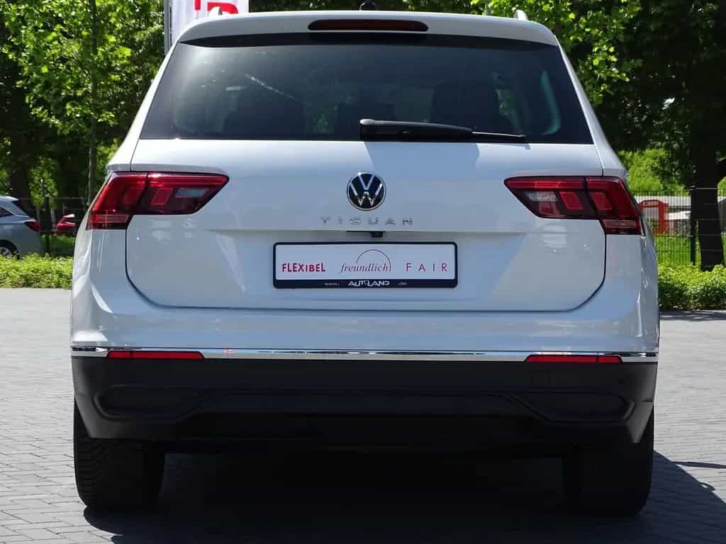 Volkswagen Tiguan 1.5 TSI DSG Active LED ACC Navi Kamera 08/2021-photo-3