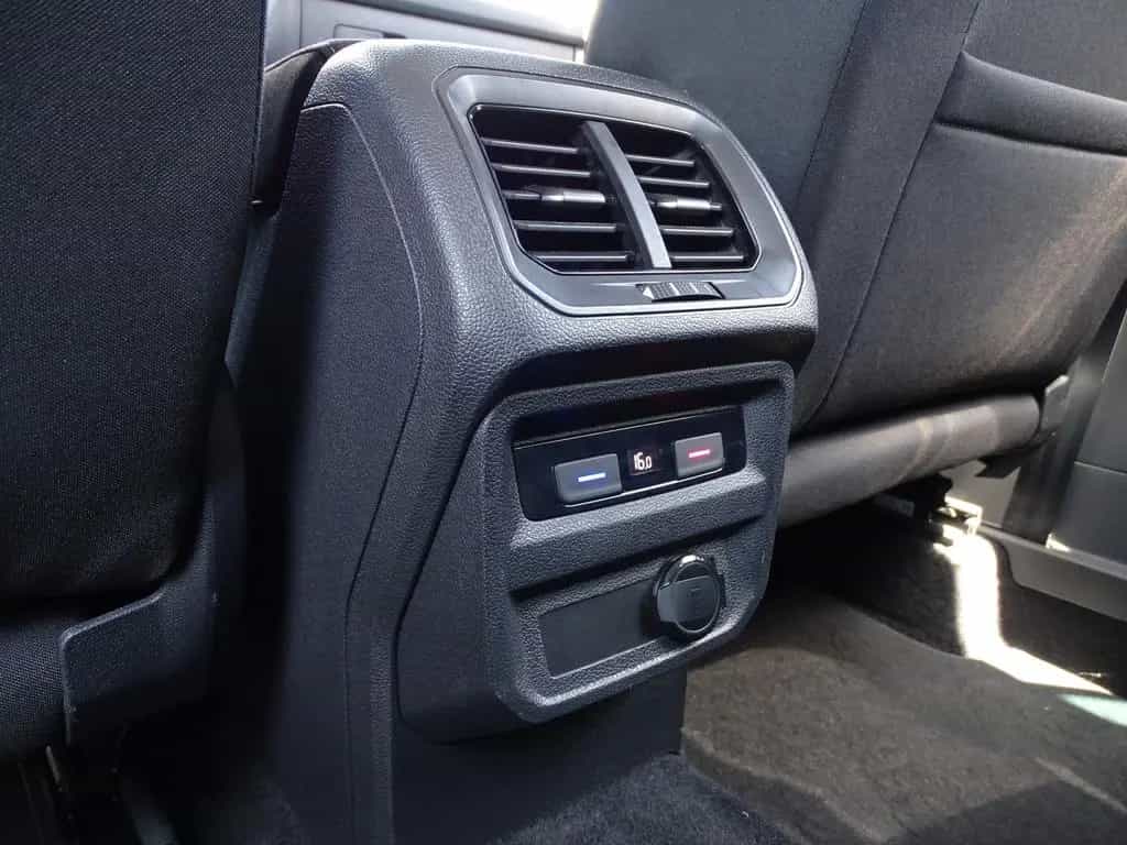 Volkswagen Tiguan 1.5 TSI DSG Active LED ACC Navi Kamera 08/2021-photo-31