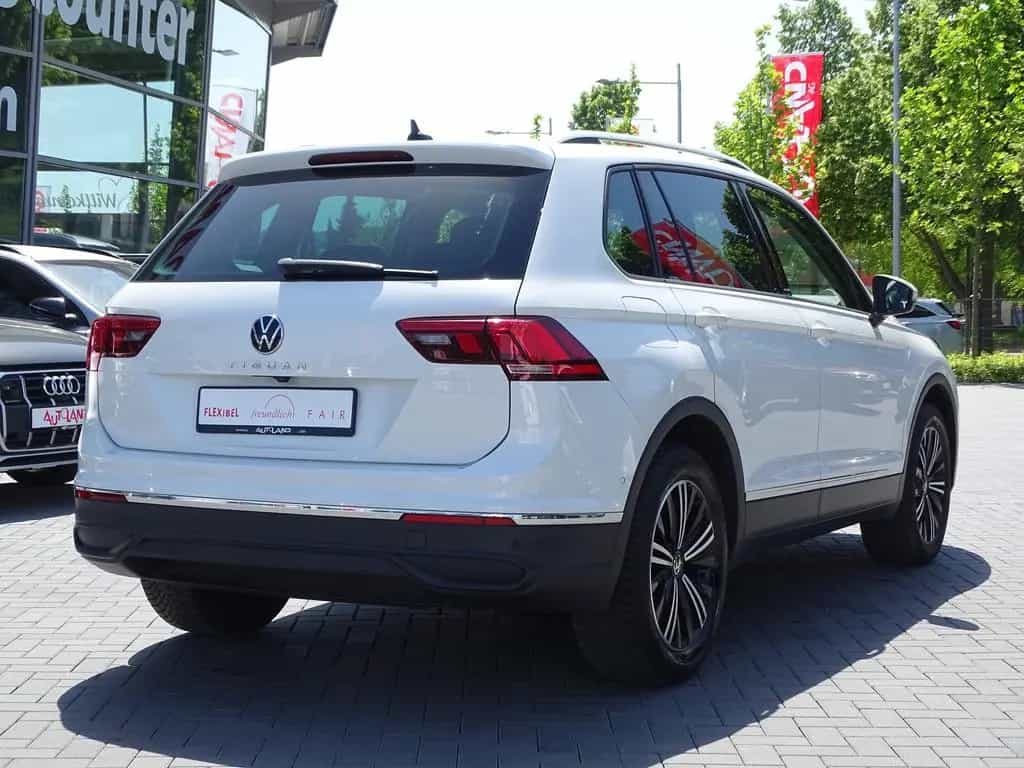 Volkswagen Tiguan 1.5 TSI DSG Active LED ACC Navi Kamera 08/2021-photo-4