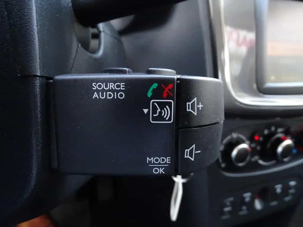 Dacia Sandero Stepway 1.0 TCe 100 Prestige Navi Kamera 01/2021-photo-19
