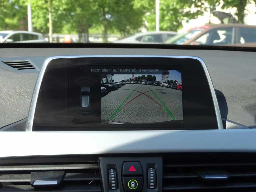 BMW X1 xDrive 20 d Sport Line Aut. LED Navi Kamera 06/2018-photo-12