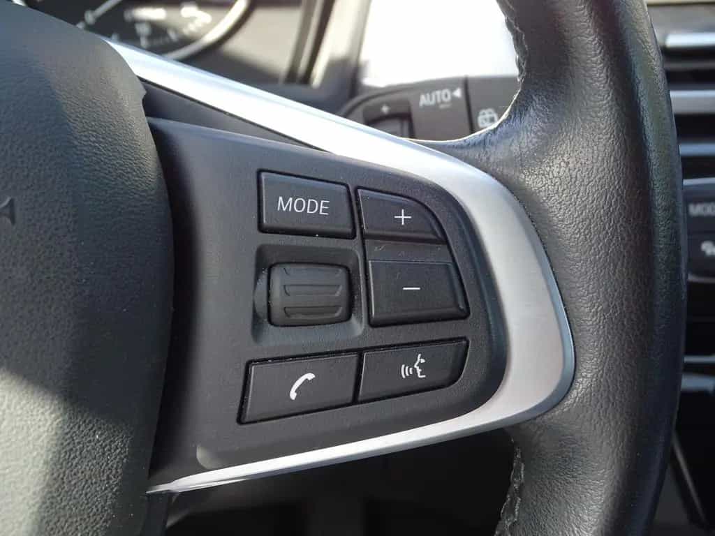 BMW X1 xDrive 20 d Sport Line Aut. LED Navi Kamera 06/2018-photo-18