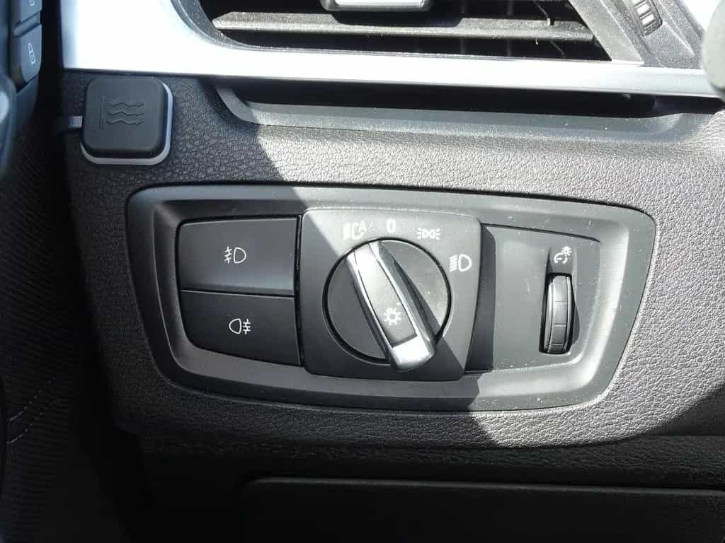 BMW X1 xDrive 20 d Sport Line Aut. LED Navi Kamera 06/2018-photo-22