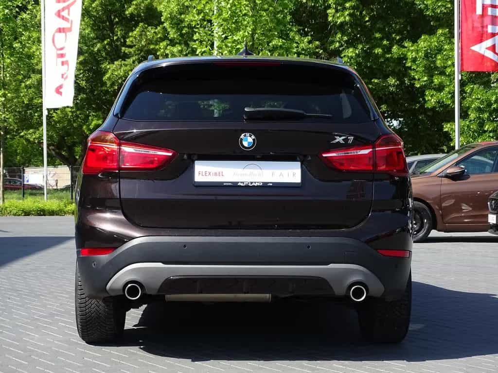 BMW X1 xDrive 20 d Sport Line Aut. LED Navi Kamera 06/2018-photo-3