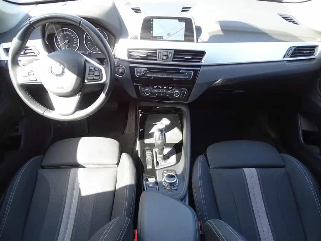 BMW X1 xDrive 20 d Sport Line Aut. LED Navi Kamera 06/2018-photo-8