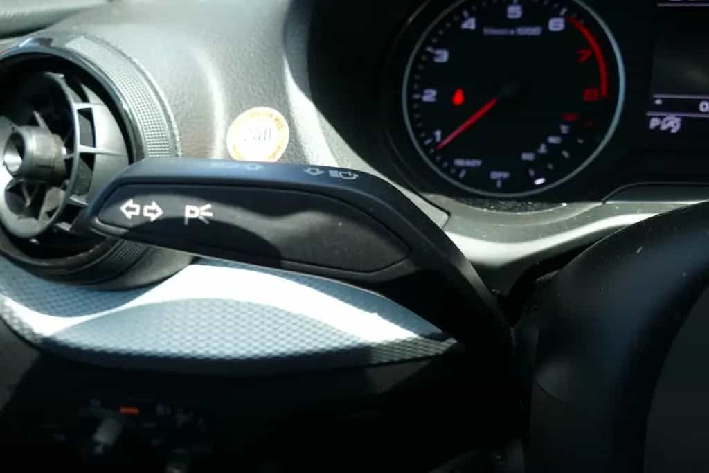 Audi Q2 1.4 TFSI Navi Tempomat Sitzheizung Leder PDC 03/2017-photo-10
