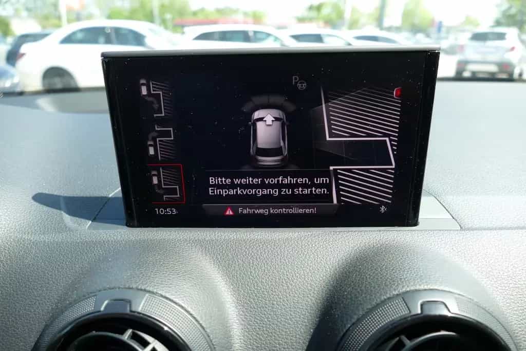 Audi Q2 1.4 TFSI Navi Tempomat Sitzheizung Leder PDC 03/2017-photo-20