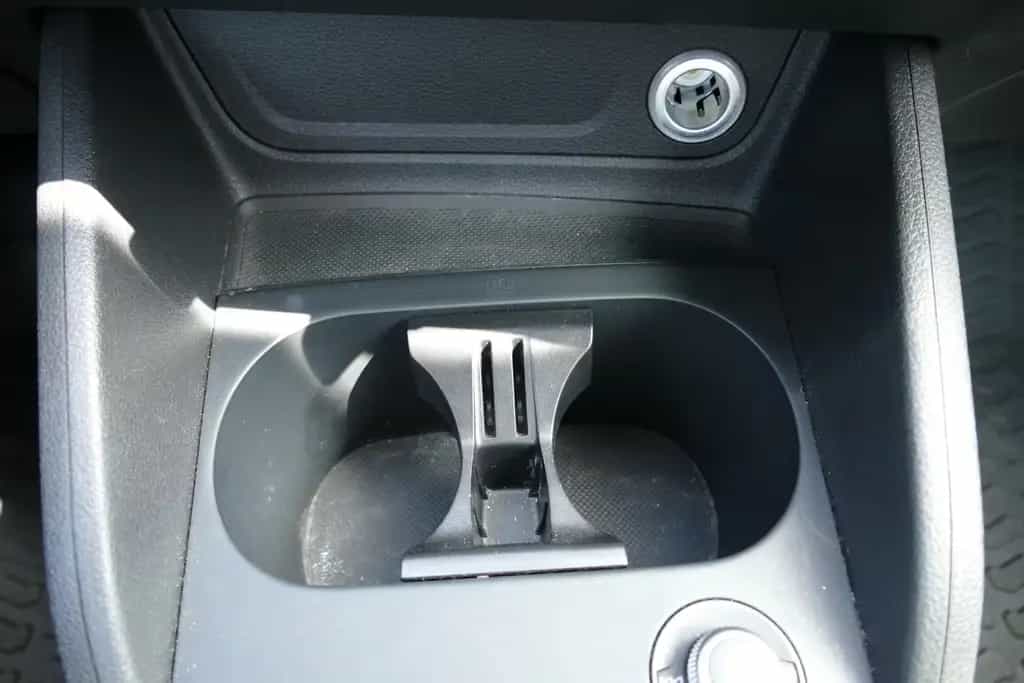 Audi Q2 1.4 TFSI Navi Tempomat Sitzheizung Leder PDC 03/2017-photo-23