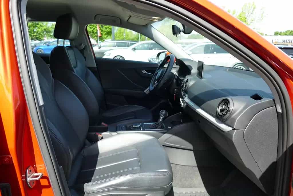 Audi Q2 1.4 TFSI Navi Tempomat Sitzheizung Leder PDC 03/2017-photo-28