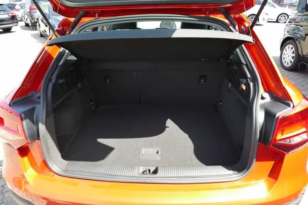 Audi Q2 1.4 TFSI Navi Tempomat Sitzheizung Leder PDC 03/2017-photo-30