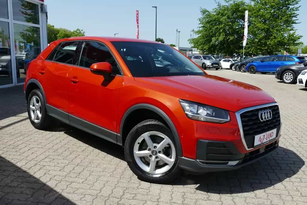 Audi Q2 1.4 TFSI Navi Tempomat Sitzheizung Leder PDC 03/2017-photo-5