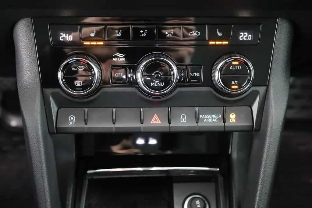 Skoda Karoq 1.0 TSI Clever LED 4x Sitzheizung Keyless 01/2022-photo-11