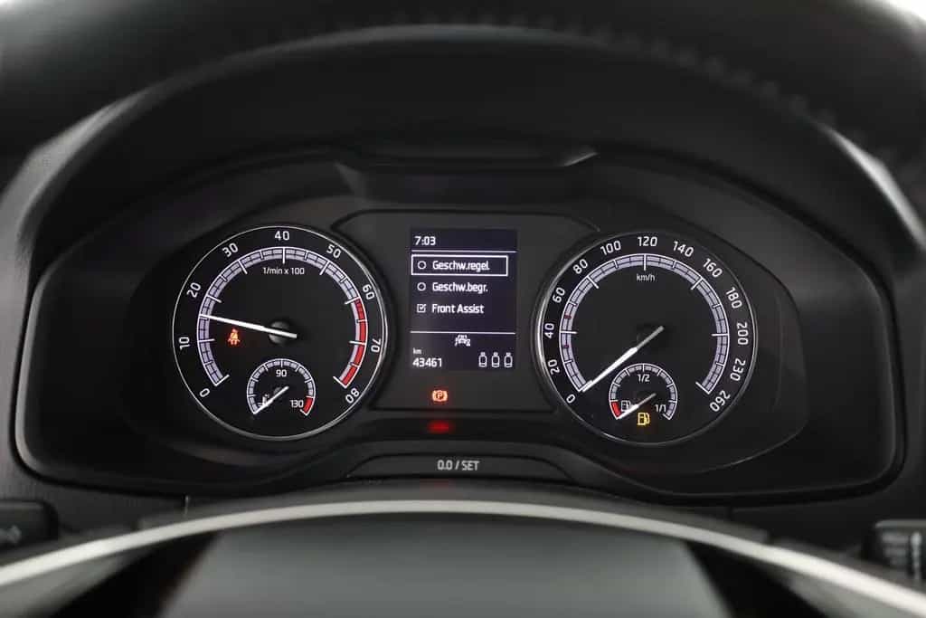 Skoda Karoq 1.0 TSI Clever LED 4x Sitzheizung Keyless 01/2022-photo-17