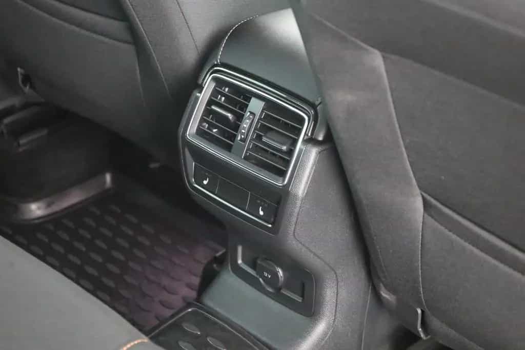 Skoda Karoq 1.0 TSI Clever LED 4x Sitzheizung Keyless 01/2022-photo-27