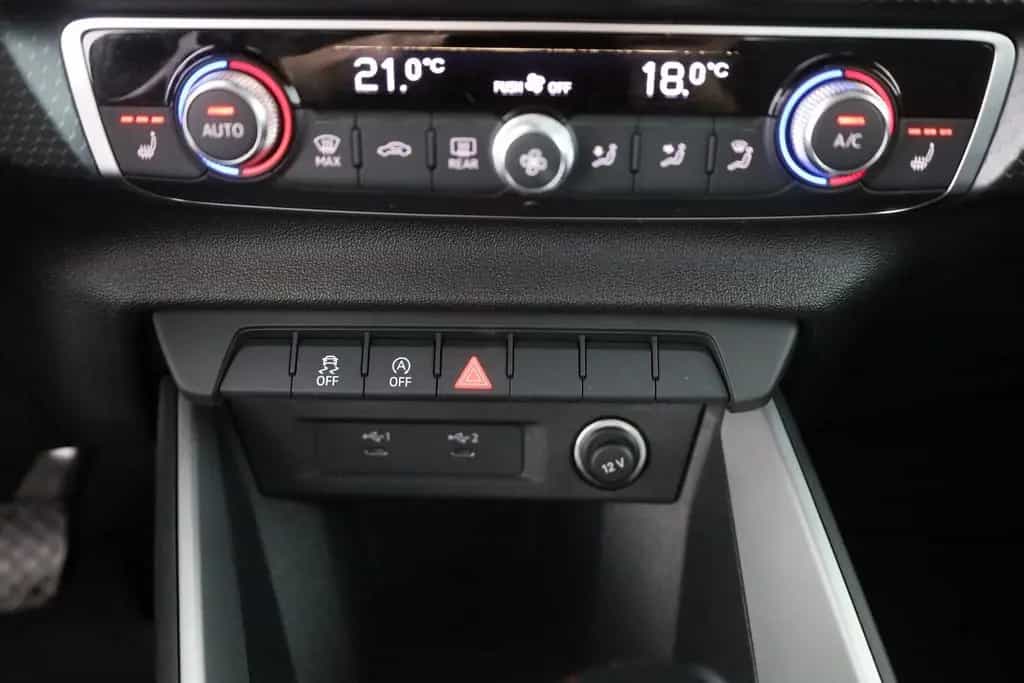 Audi A1 Sportback 30 TFSI S-tronic LED Navi PDC DAB 07/2021-photo-11