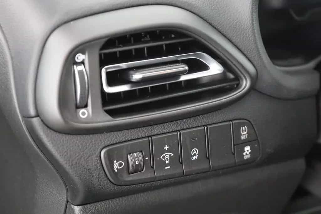 Hyundai i30 1.5 T-GDI DCT Intro Edition LED Kamera PDC 09/2020-photo-21
