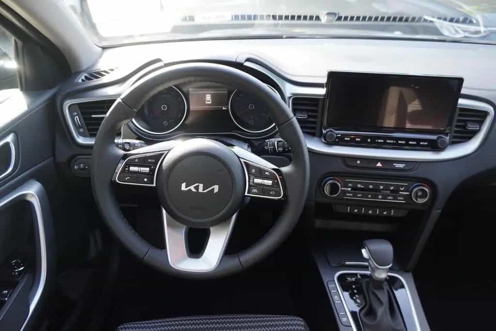 Kia XCeed 1.6 GDI Aut. LED Navi Kamera Tempomat 05/2026-photo-10
