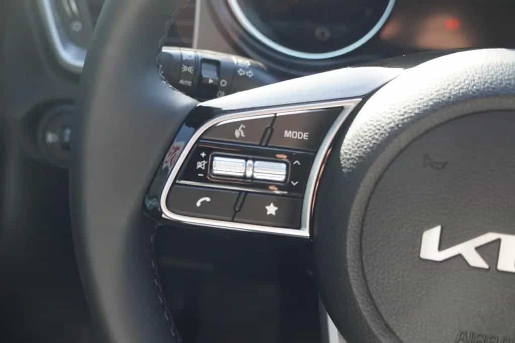 Kia XCeed 1.6 GDI Aut. LED Navi Kamera Tempomat 05/2026-photo-19