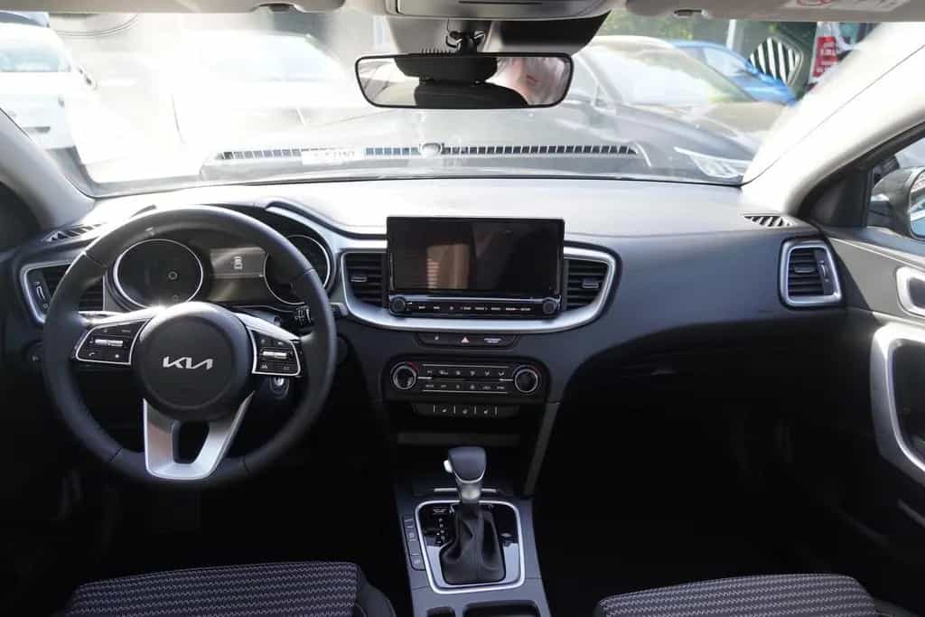 Kia XCeed 1.6 GDI Aut. LED Navi Kamera Tempomat 05/2026-photo-9