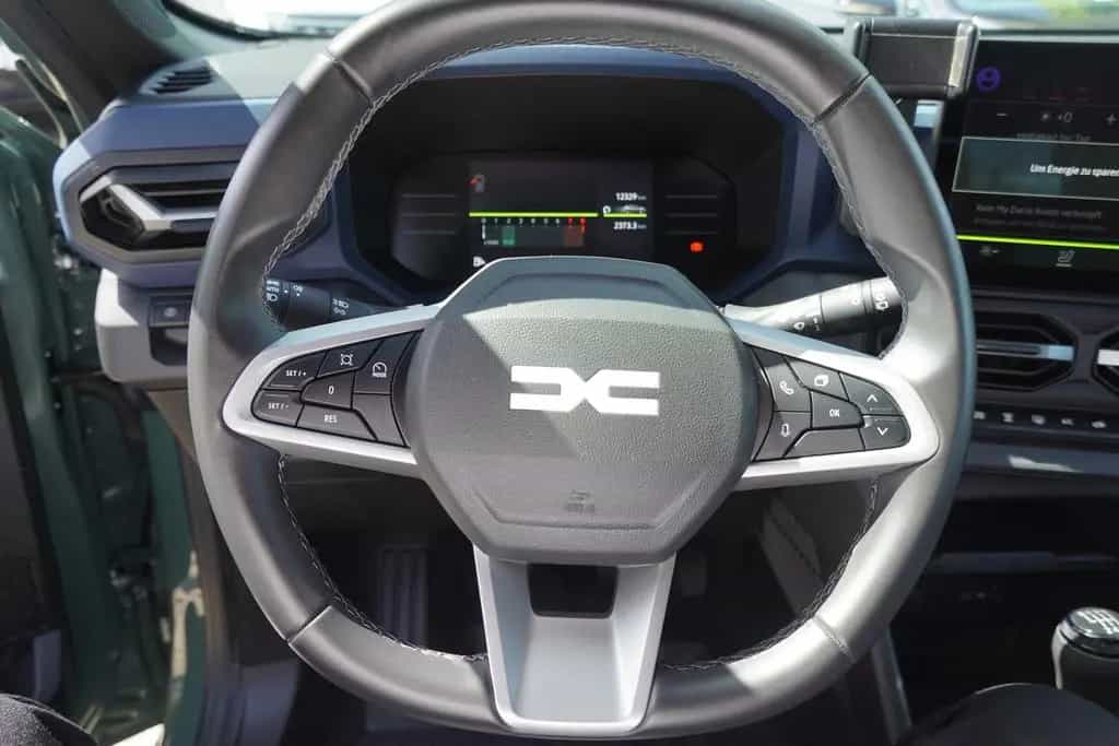 Dacia Duster TCe 130 LED Navi Kamera 04/2025-photo-17