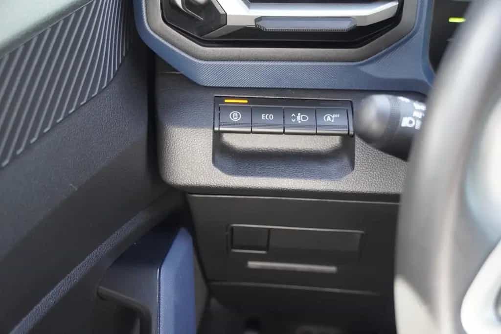 Dacia Duster TCe 130 LED Navi Kamera 04/2025-photo-21