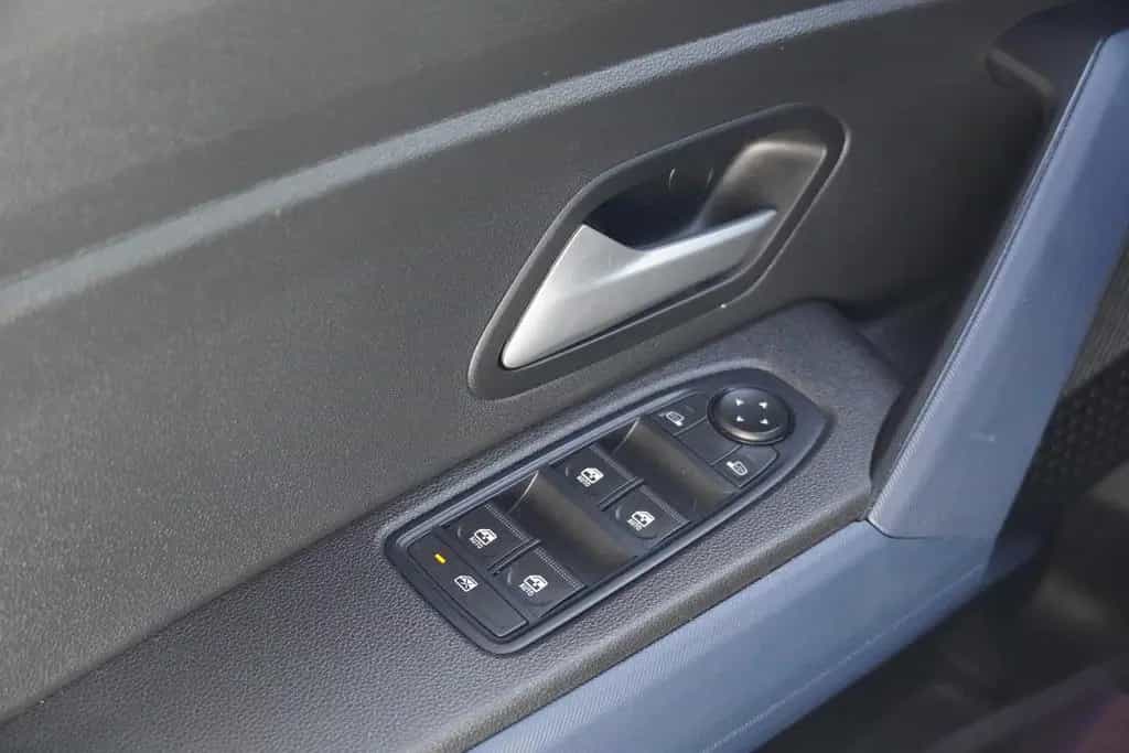 Dacia Duster TCe 130 LED Navi Kamera 04/2025-photo-22