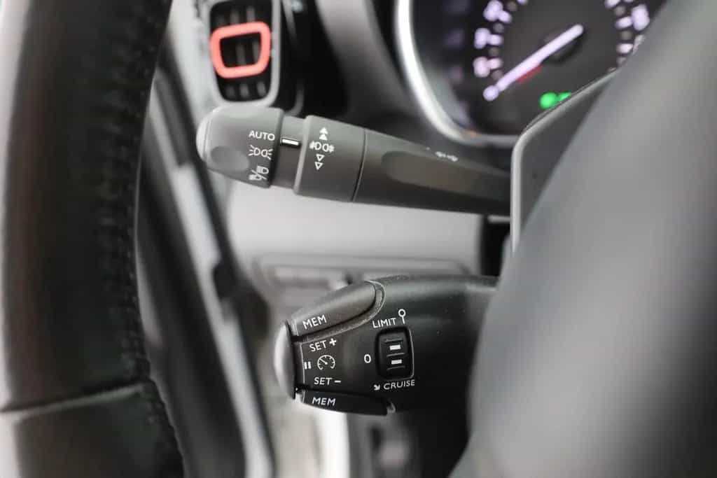 Citroën C3 Aircross 1.2 Pure Tech 110 Sitzheizung PDC 01/2019-photo-18