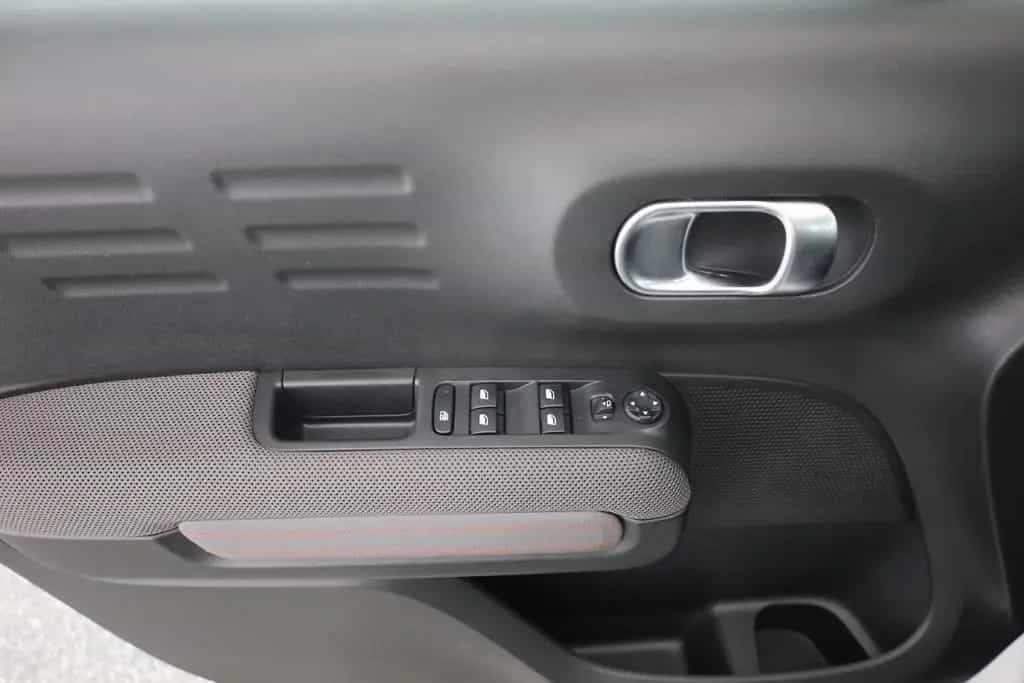 Citroën C3 Aircross 1.2 Pure Tech 110 Sitzheizung PDC 01/2019-photo-21