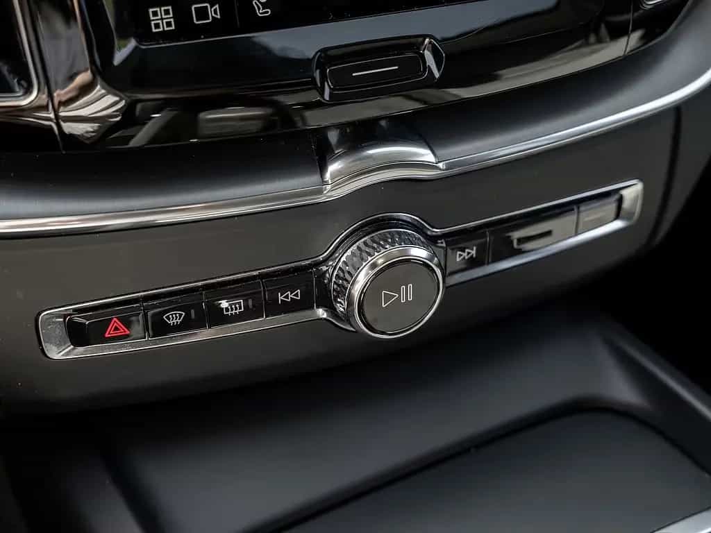Volvo XC60 B4 Momentum Pro 05/2022-photo-16