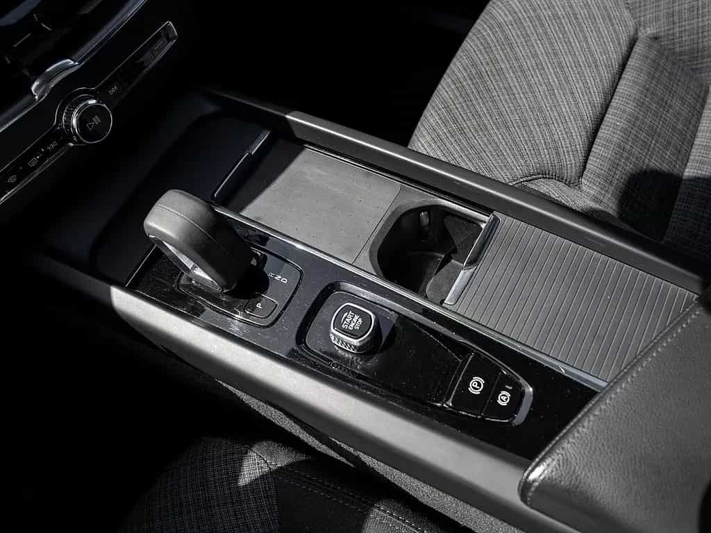 Volvo XC60 B4 Momentum Pro 05/2022-photo-17