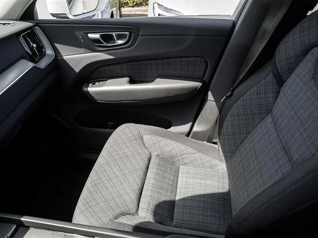 Volvo XC60 B4 Momentum Pro 05/2022-photo-19