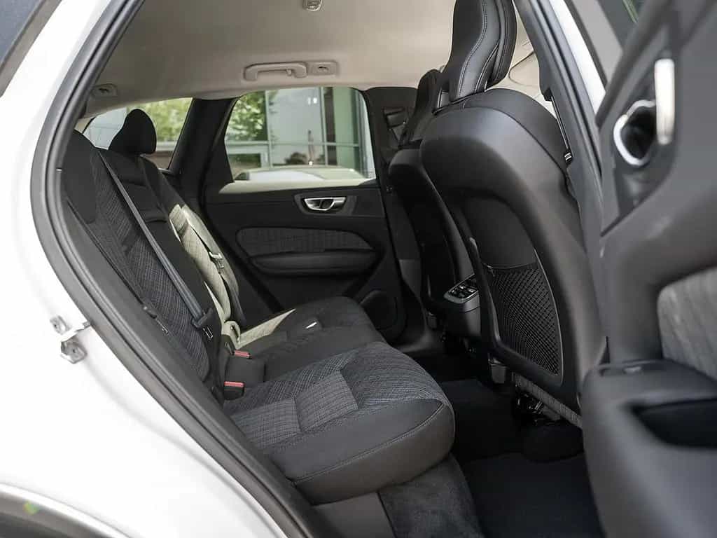 Volvo XC60 B4 Momentum Pro 05/2022-photo-3