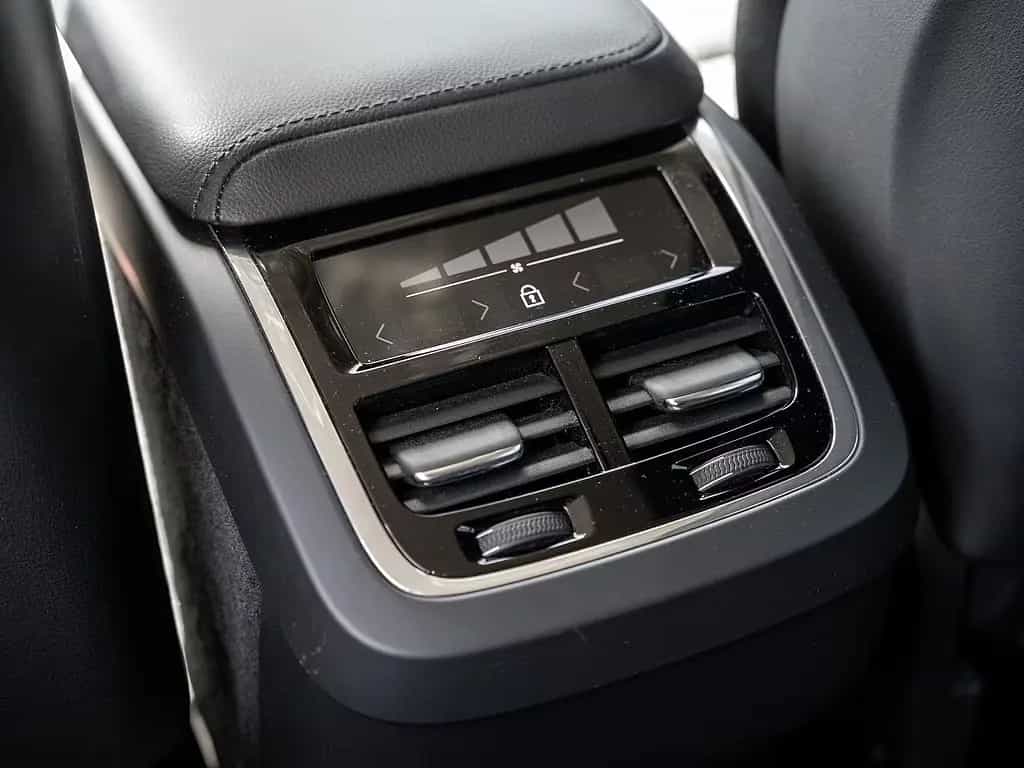 Volvo XC60 B4 Momentum Pro 05/2022-photo-7
