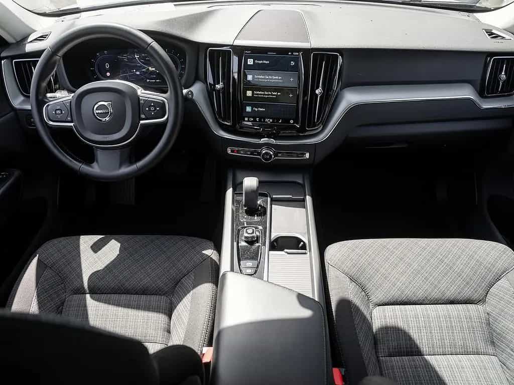 Volvo XC60 B4 Momentum Pro 05/2022-photo-8